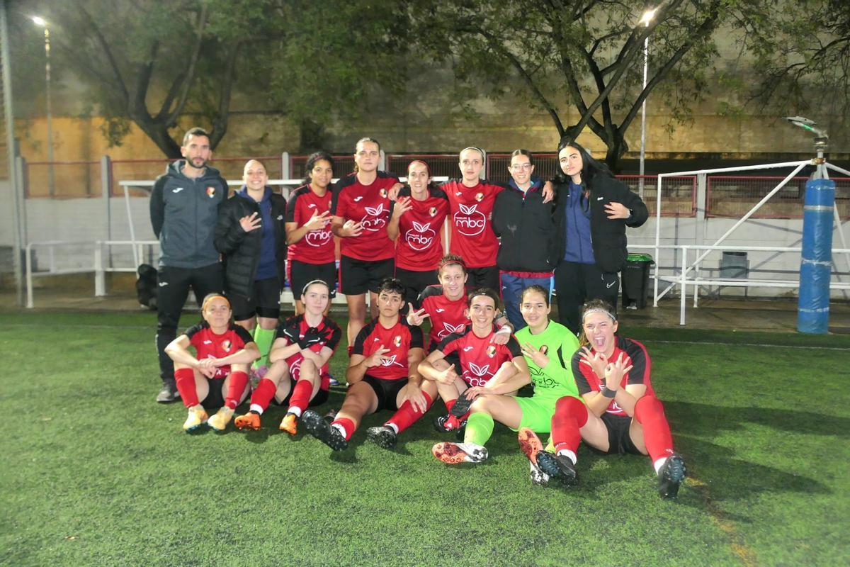 Las miramarinas festejan el triunfo en Moncada