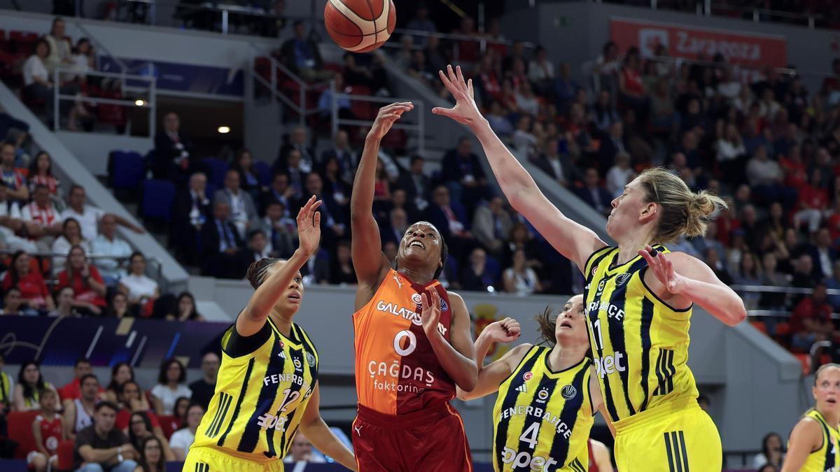 EUROLIGA FEMENINA | El Fenerbahçe se corona campeón de Europa de baloncesto femenino en la final turca frente al Galatasaray