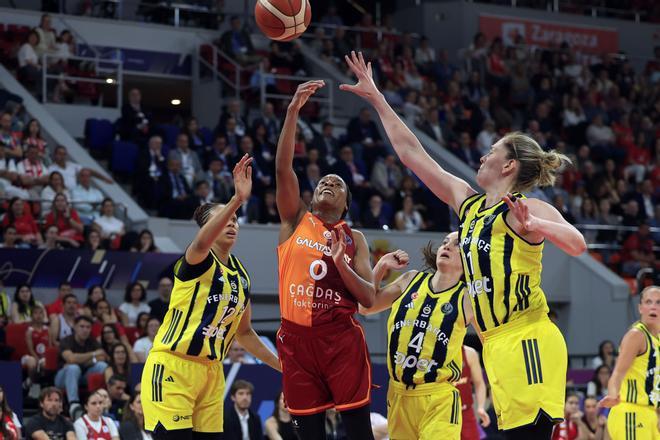 El Fenerbahçe se corona campeón de Europa de baloncesto femenino en la final turca frente al Galatasaray