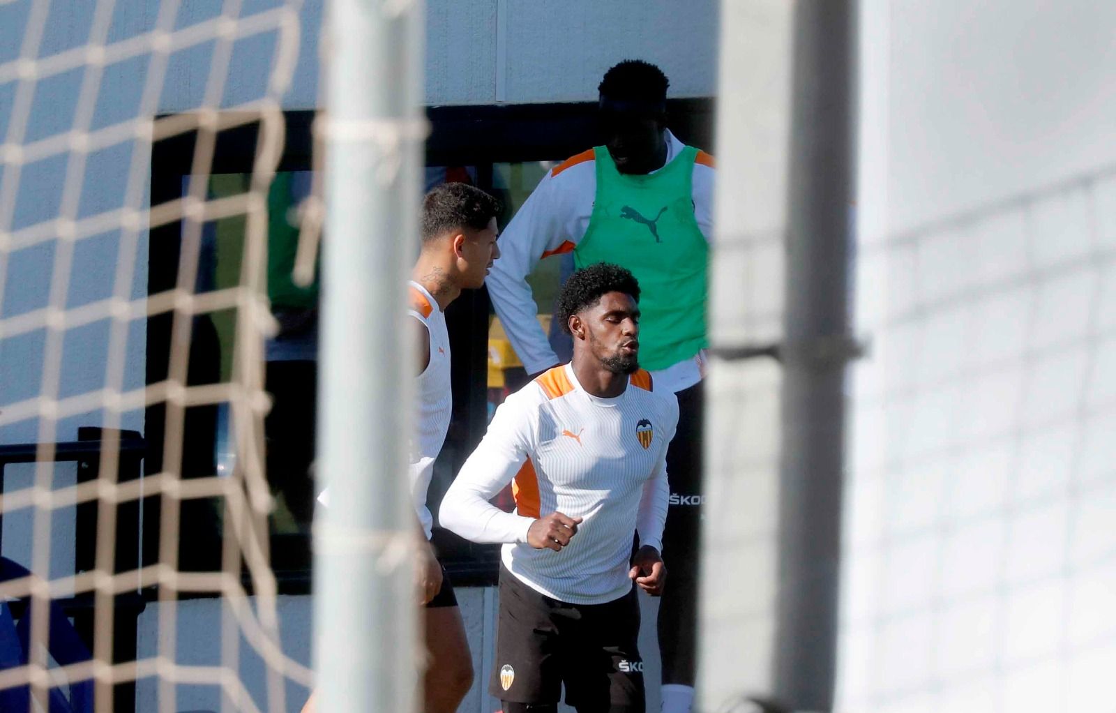 Bordalás cuenta con Racic y Correia en el entrenamiento de Paterna