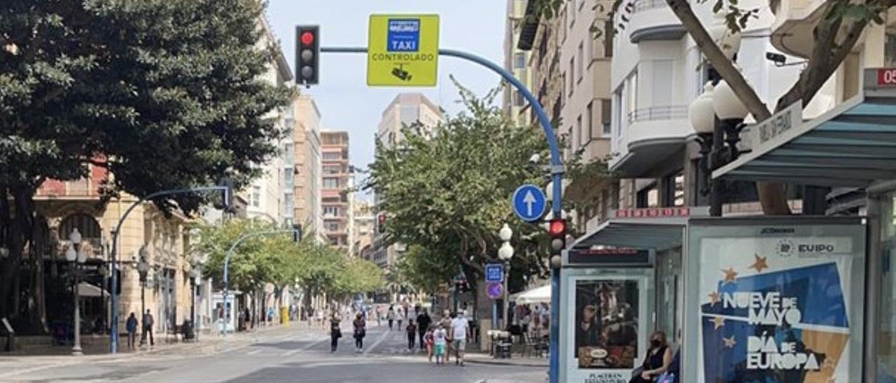 La Rambla y la plaza del Ayuntamiento se cerrará al tráfico solo por las tardes los fines de semana de julio a septiembre