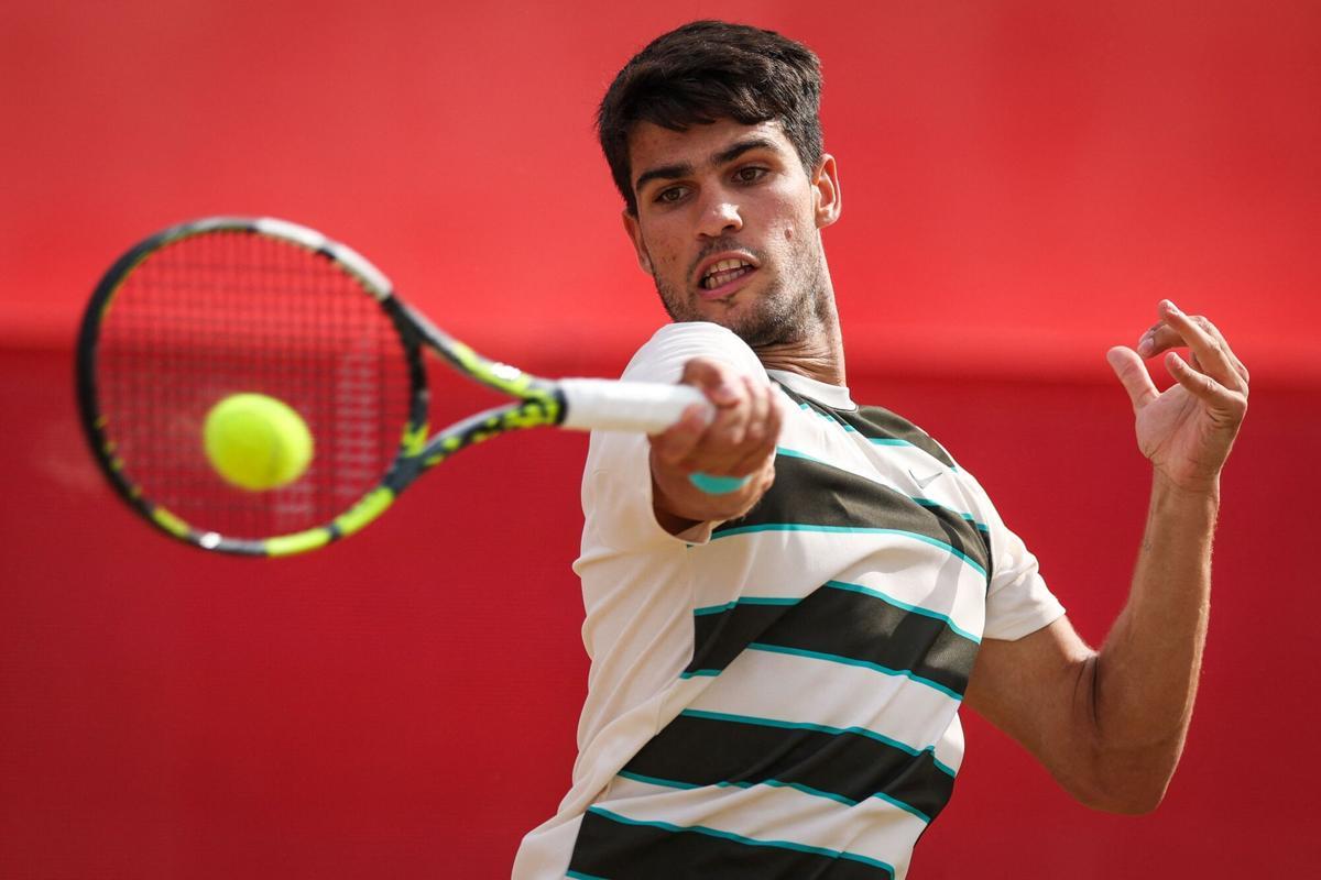 Alcaraz s’exhibeix contra Bautista i jugarà la final de Queen’s Alcaraz s’exhibeix contra Bautista i jugarà la final de Queen’s