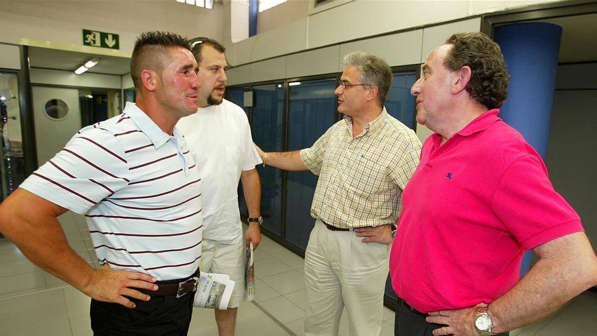 Poli Díaz, en 2005 en una visita a la antigua redacción de SPORT