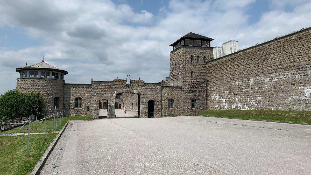 Puerta de acceso al campo de Mauthausen, en Austria.