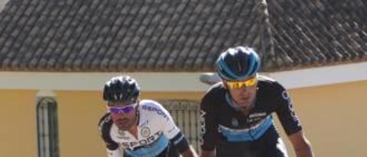 Torrella vence con autoridad en la vuelta ciclista de Turís