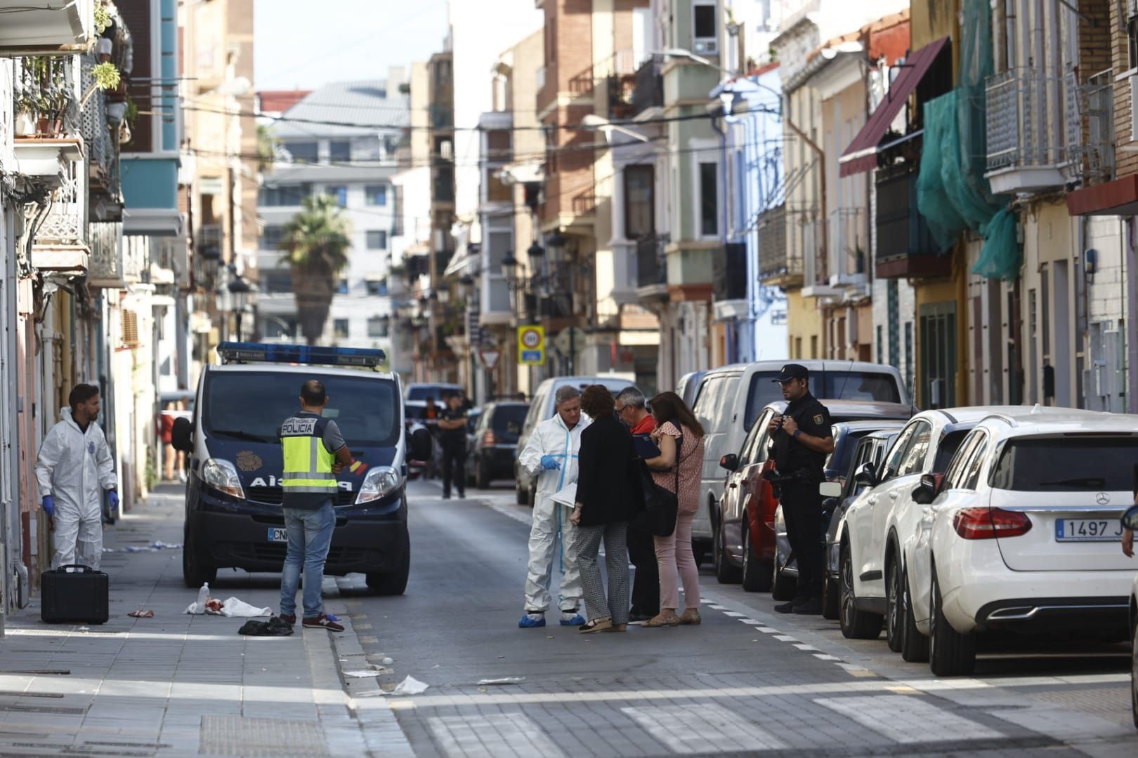 Un hombre se atrinchera en una casa del Cabanyal tras diparar a otro con una escopeta de perdigones