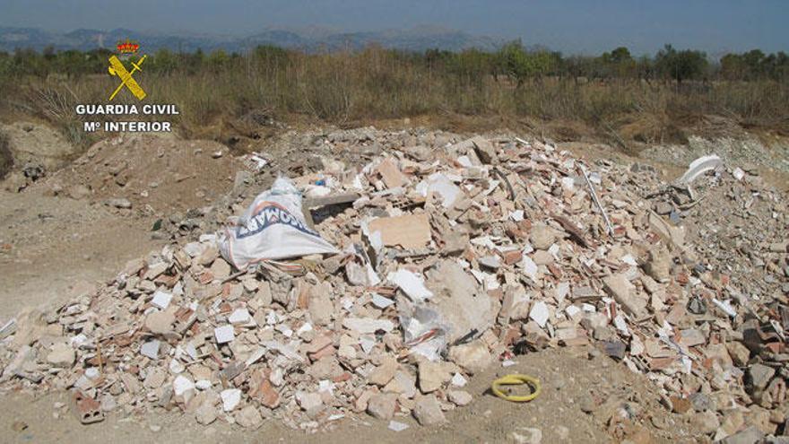 Vertido de escombros localizado en Sineu.