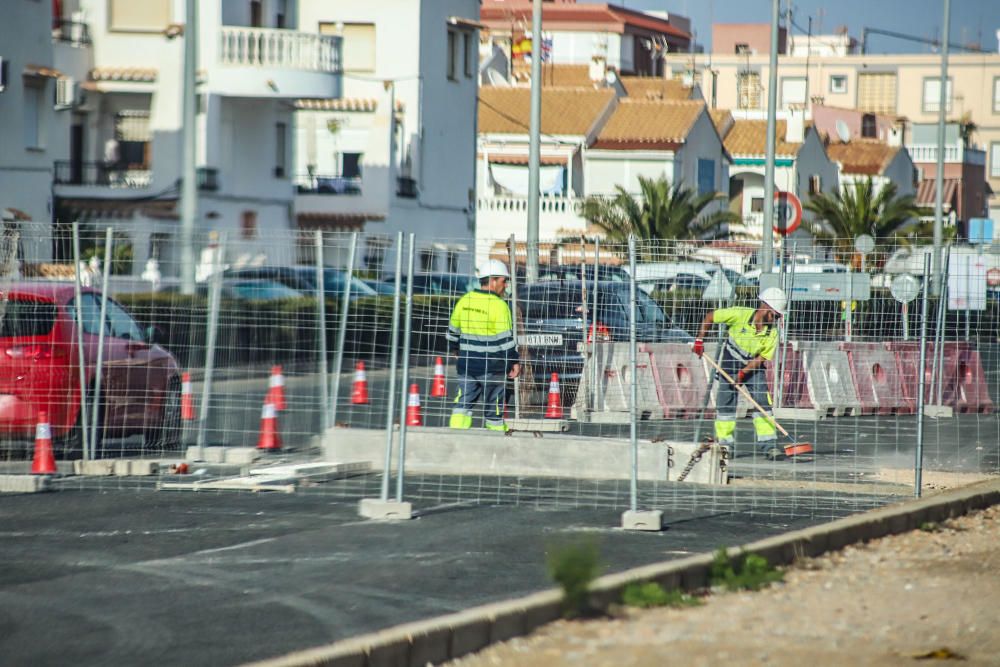 Agamed realiza desde hace dos semanas una inversión de medio millón de euros en uno de los puntos más conflictivos de inundación en el casco urbano en el entorno de la calle Ramón Rubial