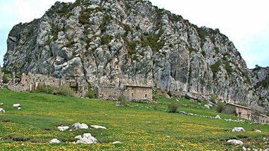 Ruïnes de l&#039;antic poble de Peguera, que pertany al terme de Fígols