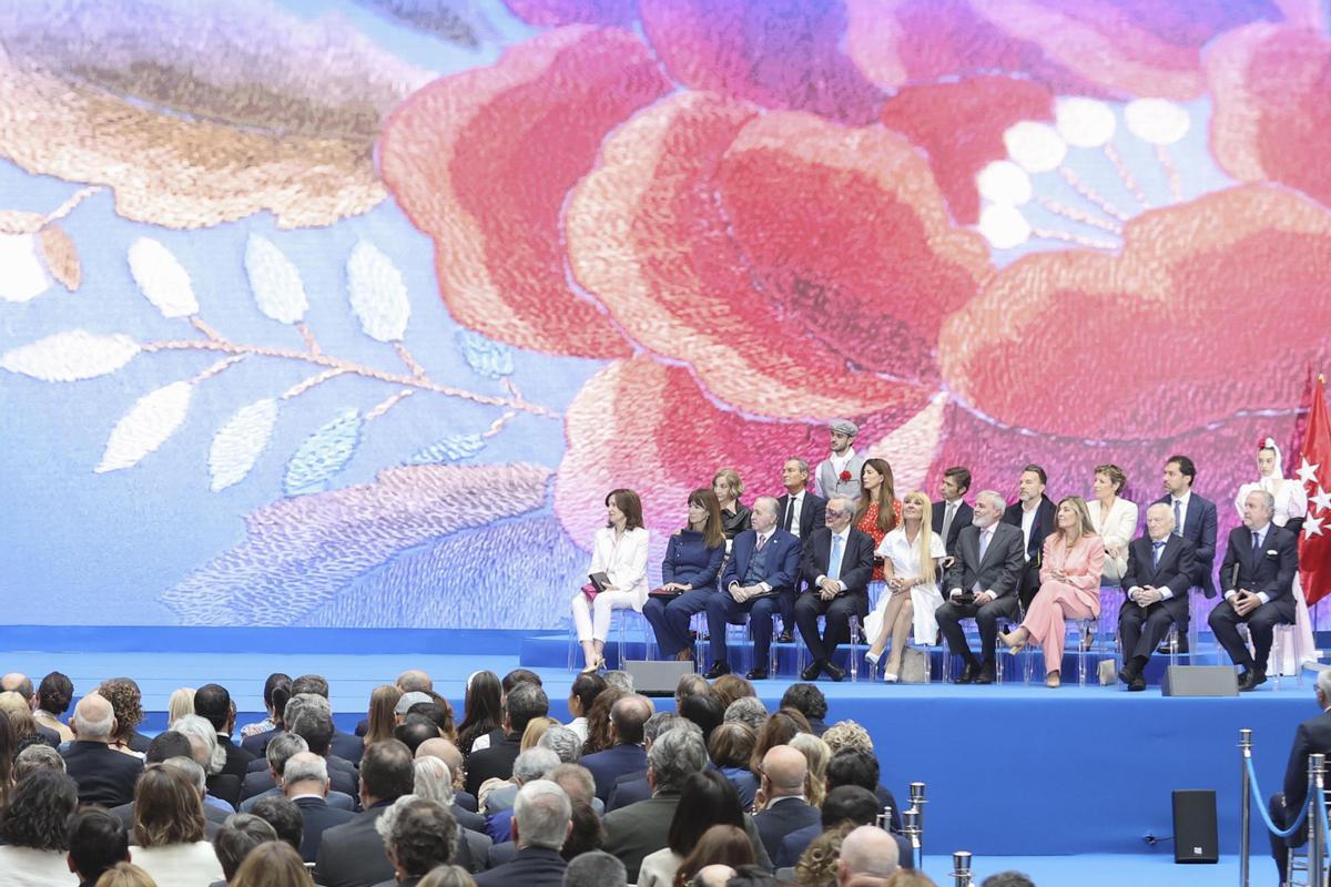 Todos los premiados en el acto de entrega de las Medallas de San Isidro.