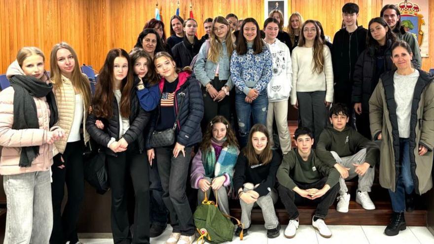 Estudiantes de Helsinki, ayer en Cambre | LOC