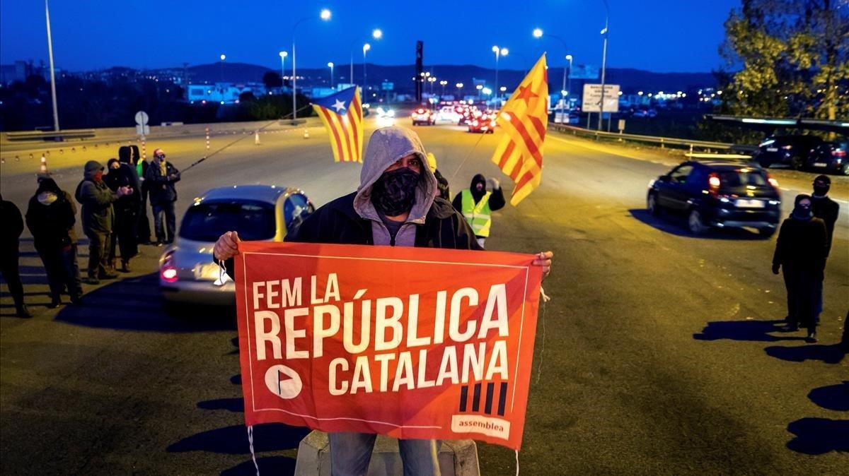 zentauroepp46199045 graf4254 gerona 09 12 2018 un grupo de los comit s de de181215130114 zentauroepp46199045 graf4254 gerona 09 12 2018 un grupo de los comit s de de181215130114
