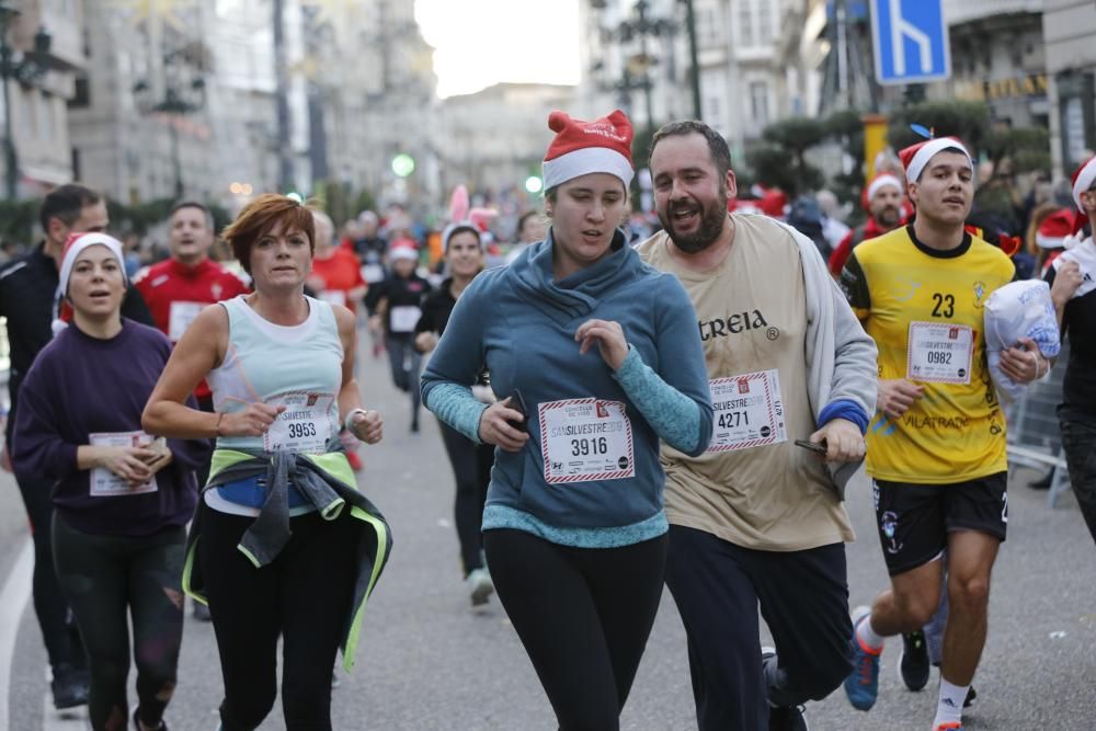 Miles de participantes celebraron el fin de año por el centro de Vigo