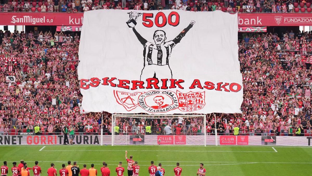 Iker Muniain, homenajeado en San Mamés tras alcanzar los 500 partidos con el Athletic