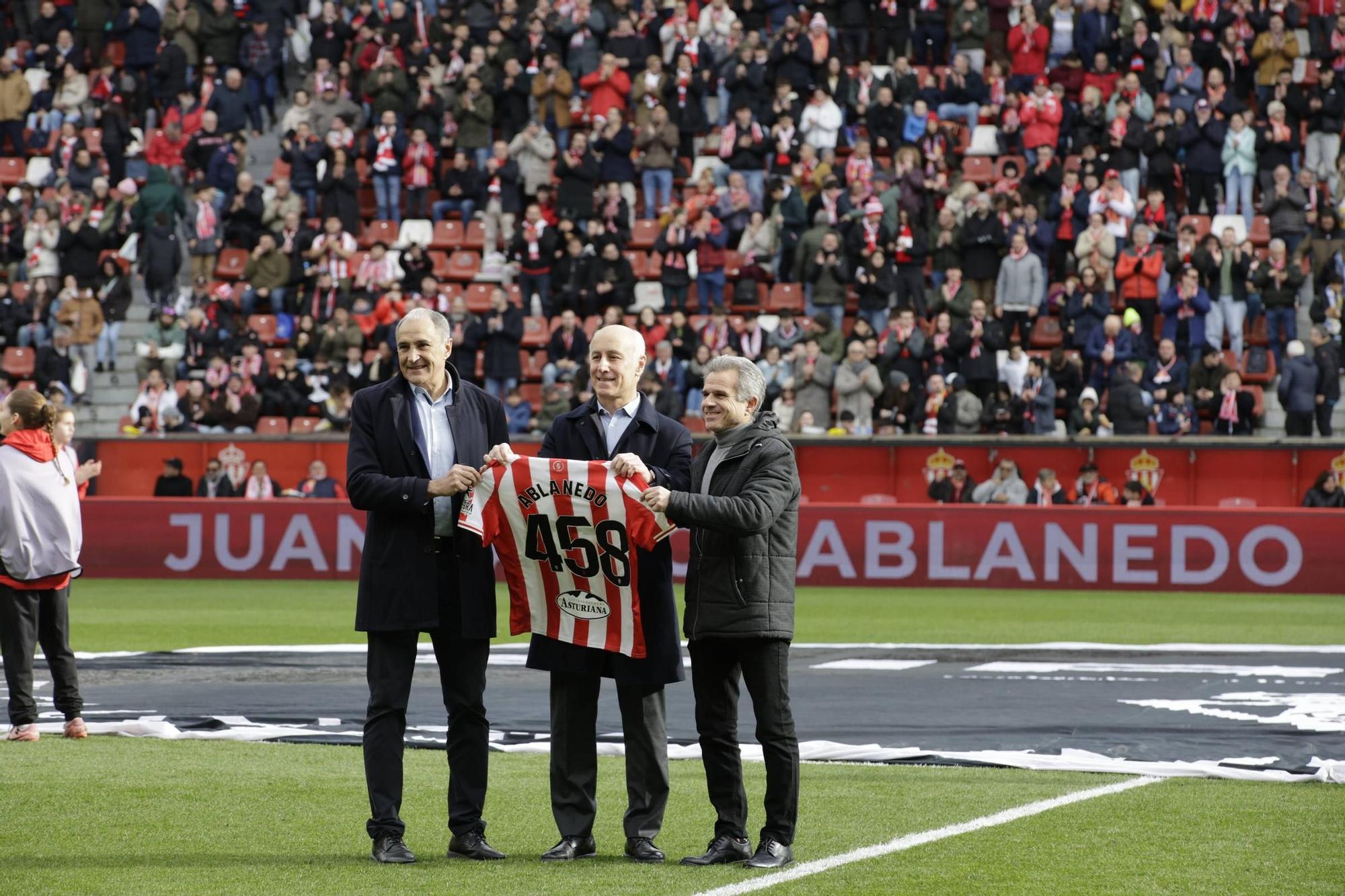 EN IMÁGENES: El partido Sporting- Málaga en el Molinón