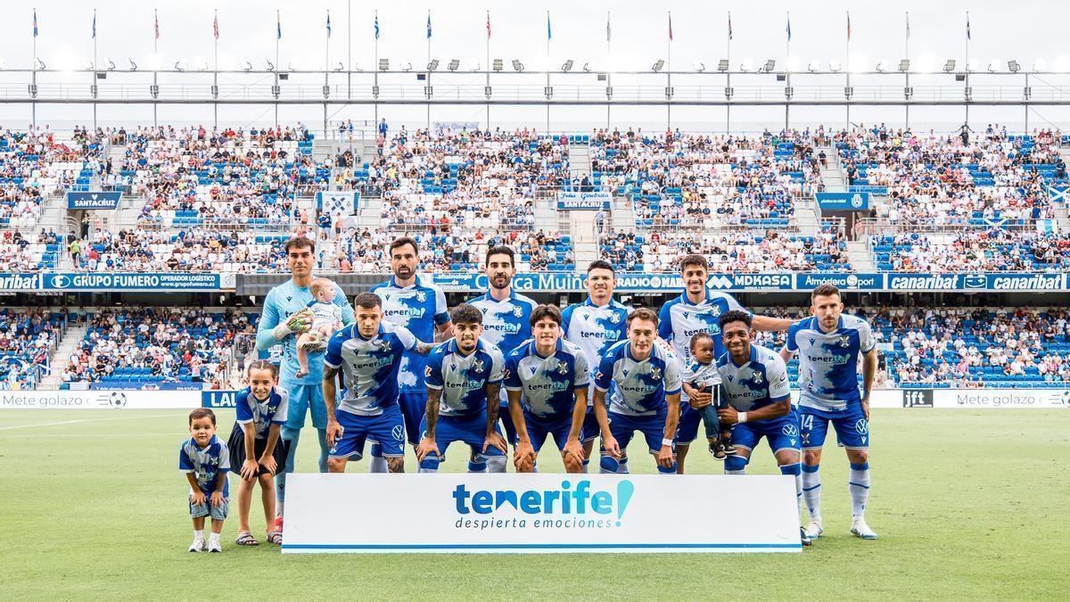 Alineación titular del CD Tenerife en el partido ante el Cádiz.