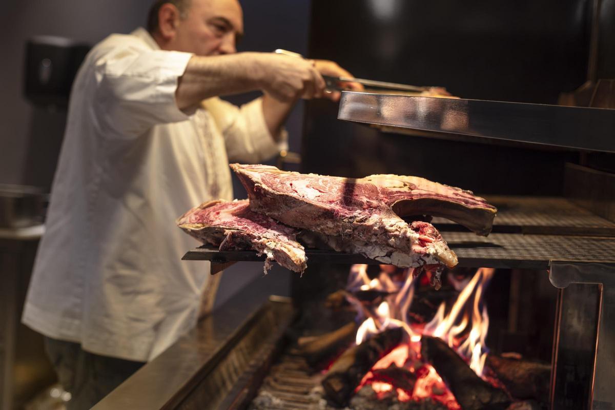 La parrilla, la técnica de cocción favorita de Gordón para sus carnes
