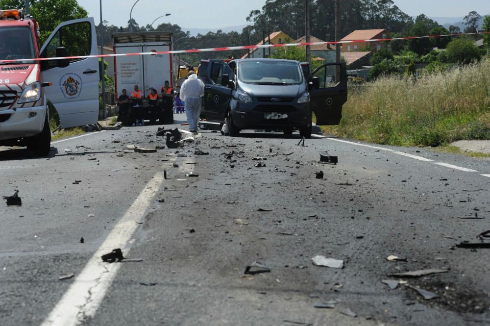 Dos muertos en un brutal accidente en Rianxo