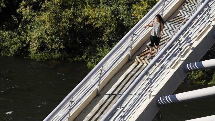 Una de las escaleras laterales del Milenio // Brais Lorenzo