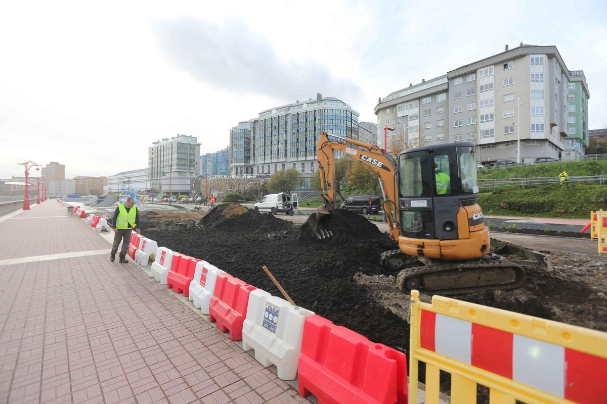 El Concello de A Coruña promete que la reforma del paseo marítimo, fuera de plazo, acabará el primer trimestre de 2024 El Concello de A Coruña promete que la reforma del paseo marítimo, fuera de plazo, acabará el primer trimestre de 2024