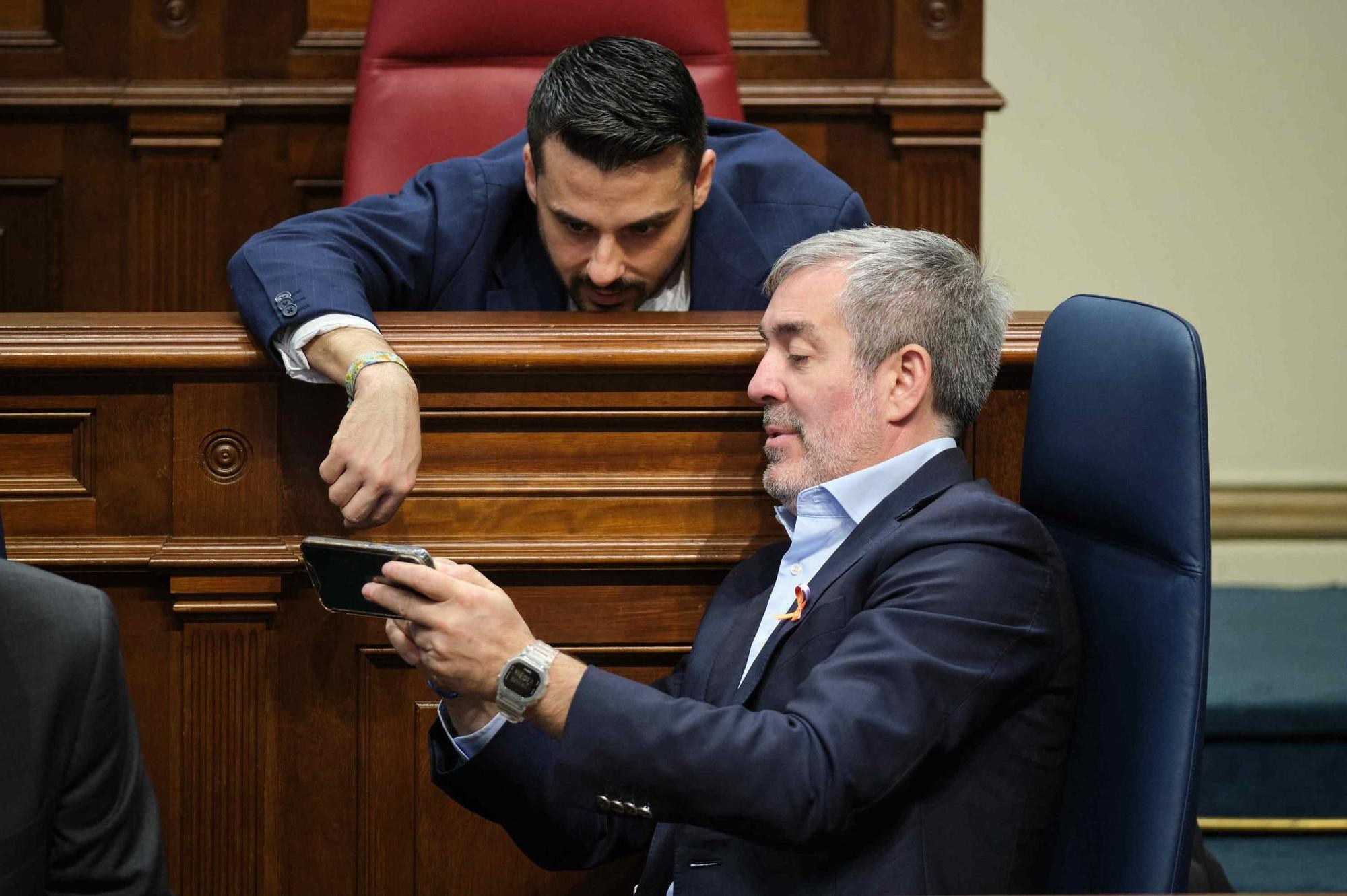 Sesión plenaria del Parlamento de Canarias.