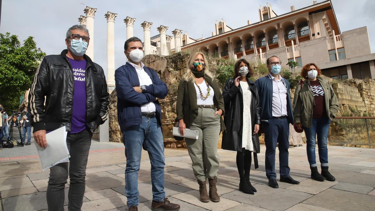 Representantes de Podemos Córdoba y Andalucía durante su comparecencia de prensa con motivo del Día de la Tierra.