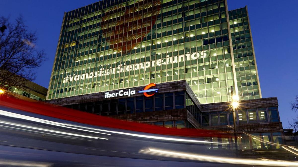La sede central de Ibercaja, en el centro de Zaragoza. | JAIME GALINDO