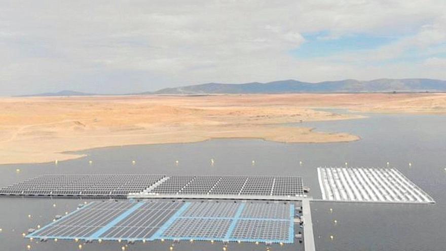 El Gobierno plantea autorizar plantas solares en 29 embalses de Extremadura