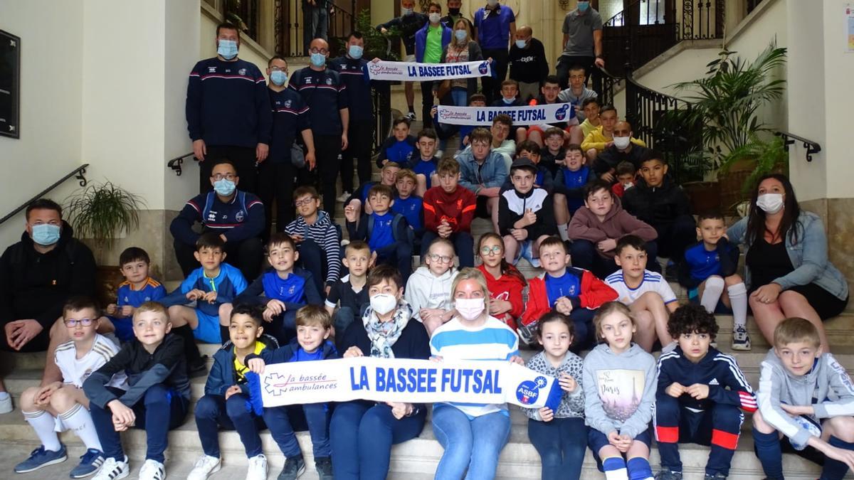 La alcaldesa, Mª Carmen Climent, presidió el recibimiento a los jugadores.