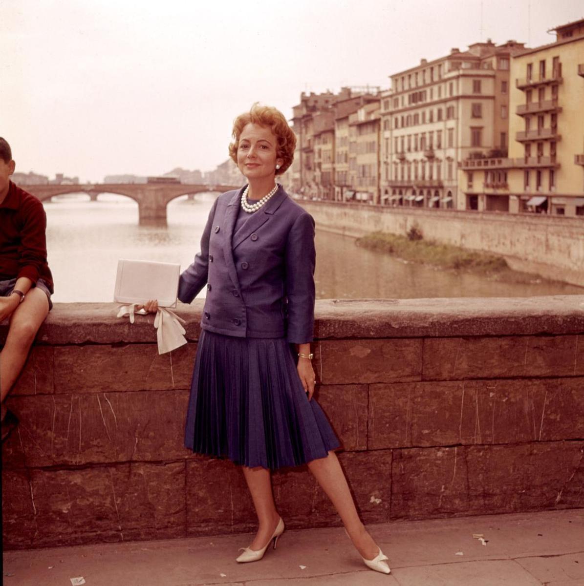 Olivia de Havilland, en la pelicula 'Luz en la ciudad', con un diseño de Christian Dior en 1962