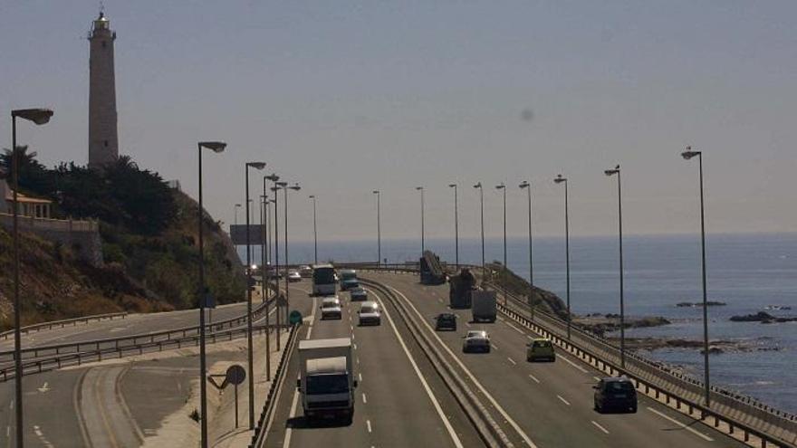 Imagen del faro de Calaburras, en Mijas.