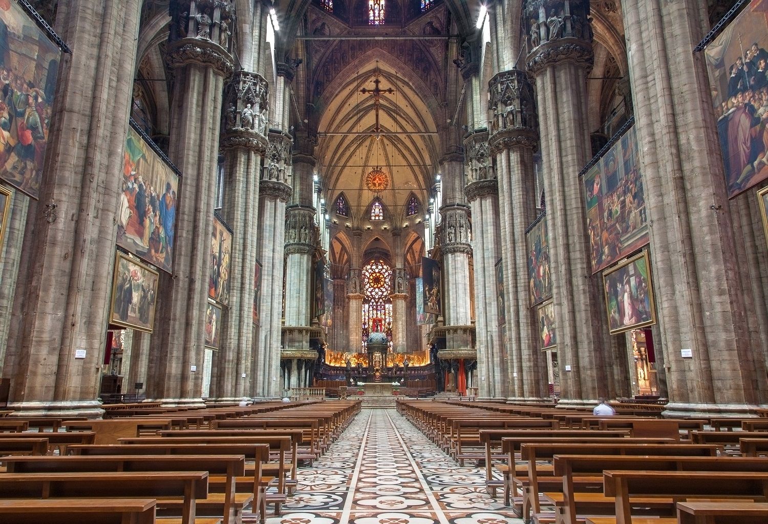 Interior del Duomo de Milán.