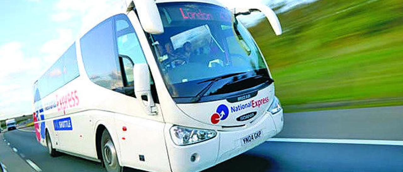 Un autobús de National Express.