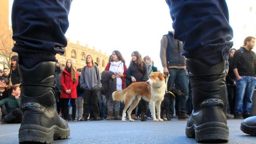 Duras críticas a las cargas policiales contra estudiantes