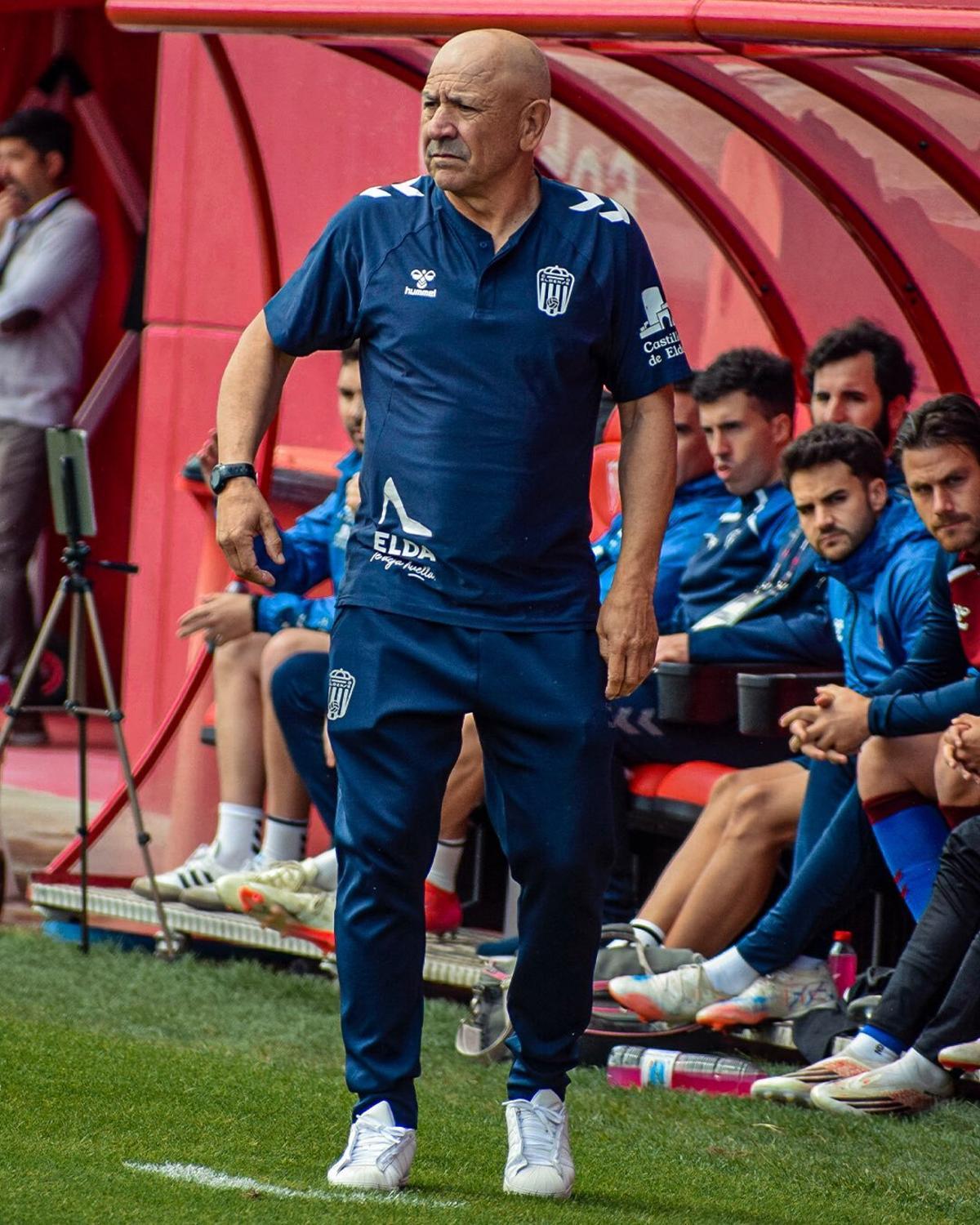 Claudio Barragán, con rostro serio durante un partido del año pasado.