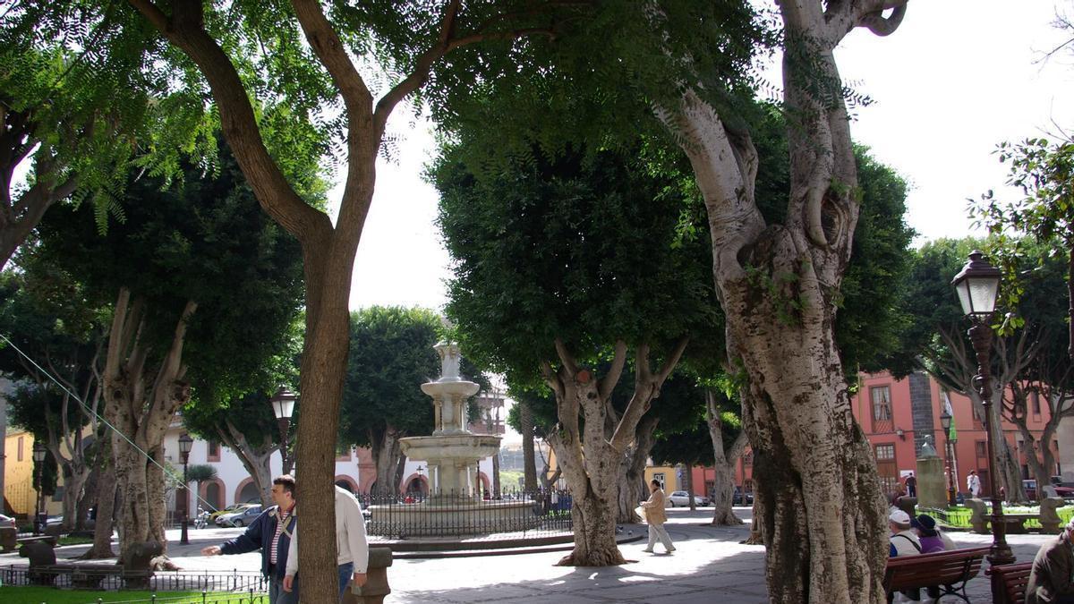 El nombre de esta plaza de La Laguna tiene su origen en un título concedido a Alonso Fernández de Lugo