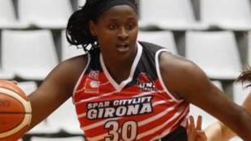 Shante Evans, màxima anotadora de l&#039;Uni ahir (16 punts).