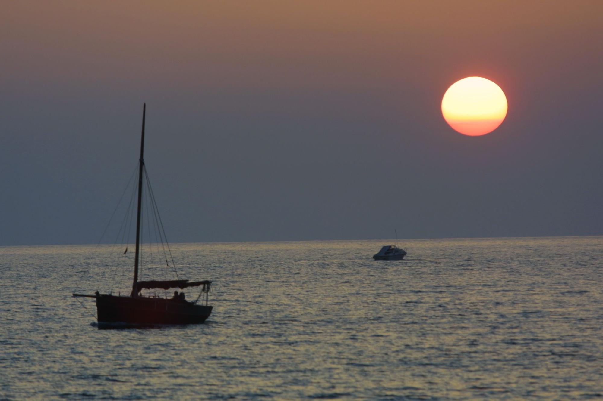 Puesta de sol en ses Variades (Sant Antoni).