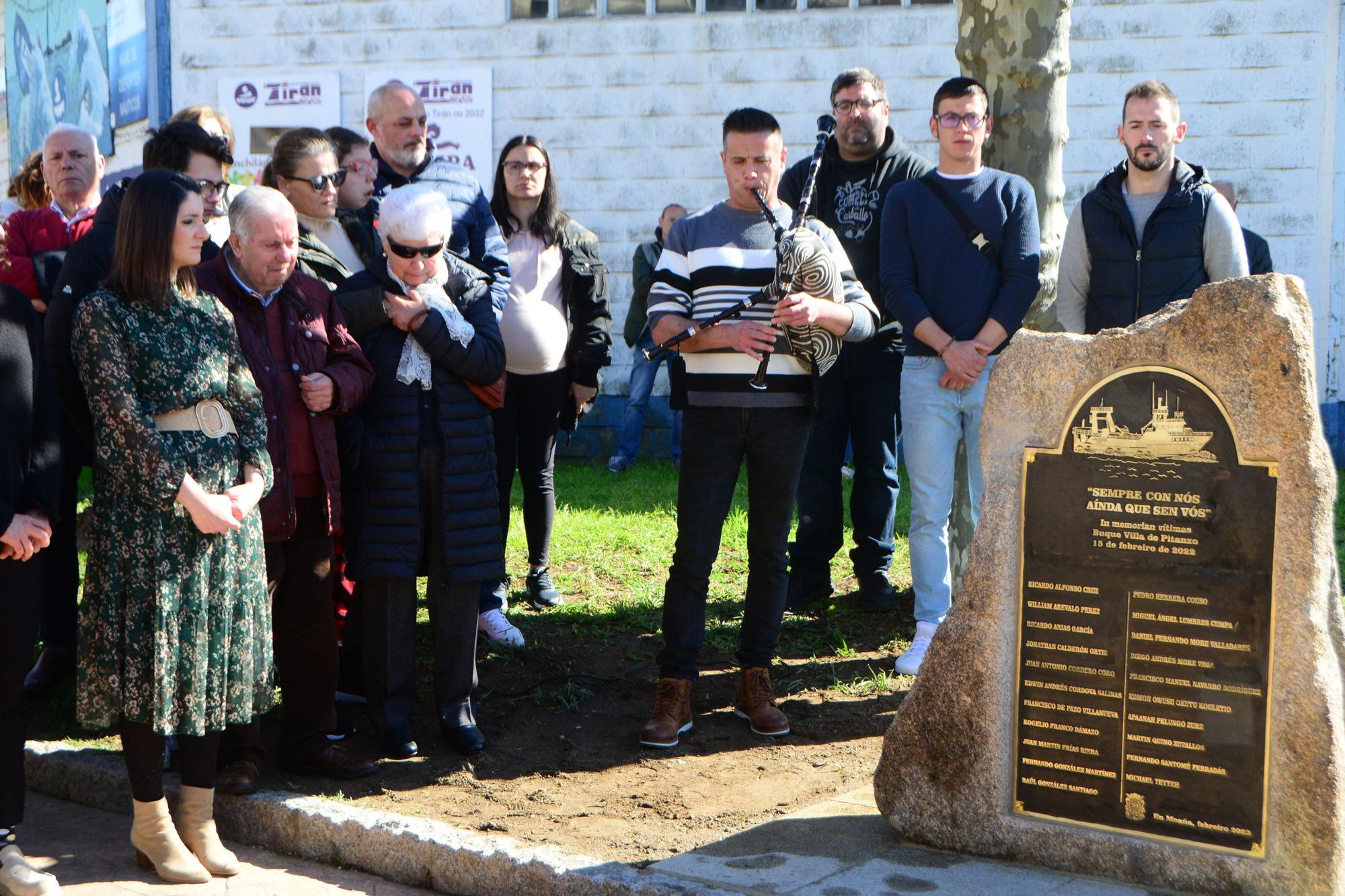 Homenaje a los 21 fallecidos del Villa de Pitanxo en Moaña