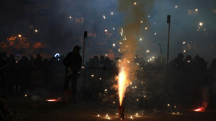 EN IMÁGENES | El Arrabal celebra su hoguera de San Antón