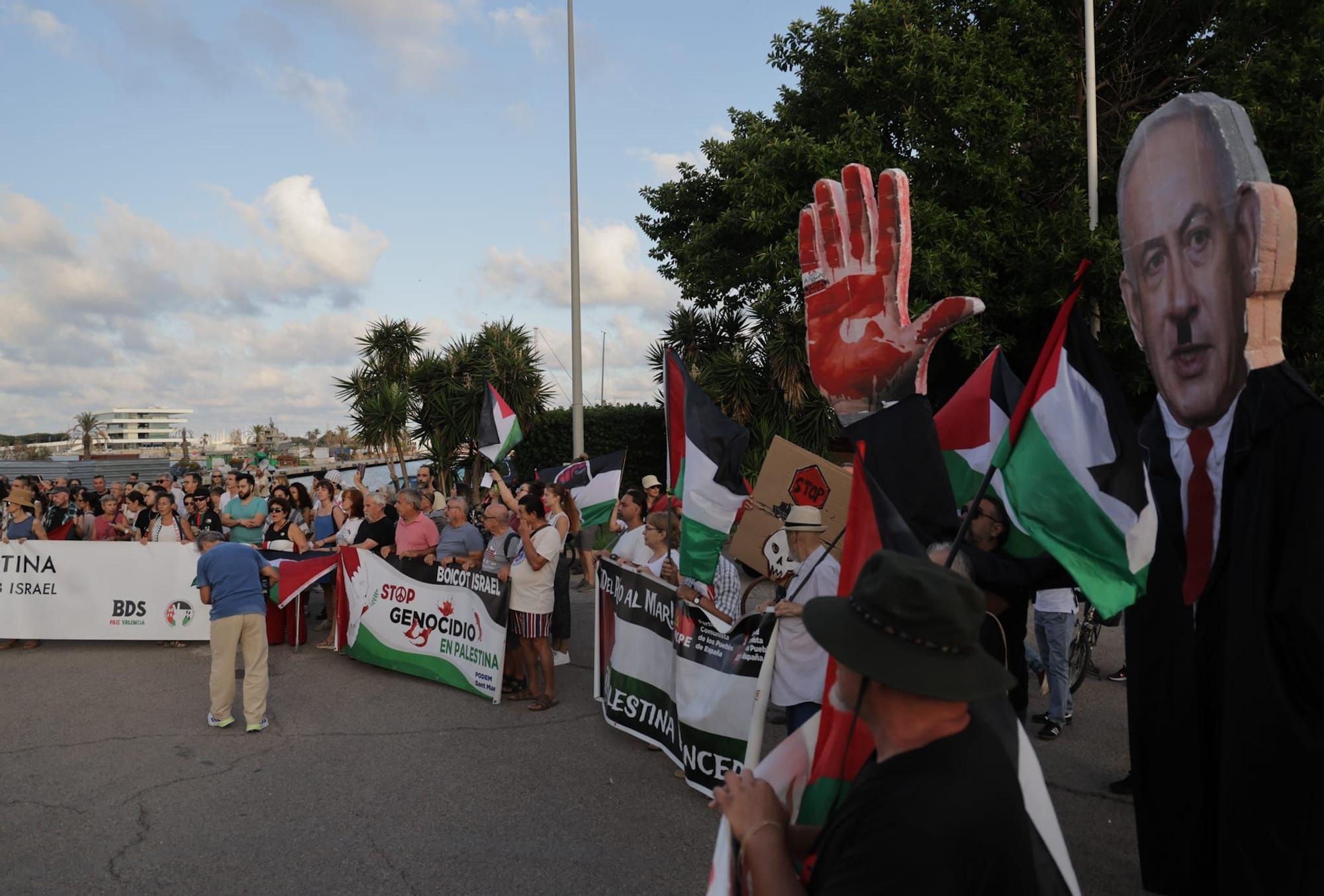 Decenas de activistas reclaman en València un embargo al comercio de armas con Israel