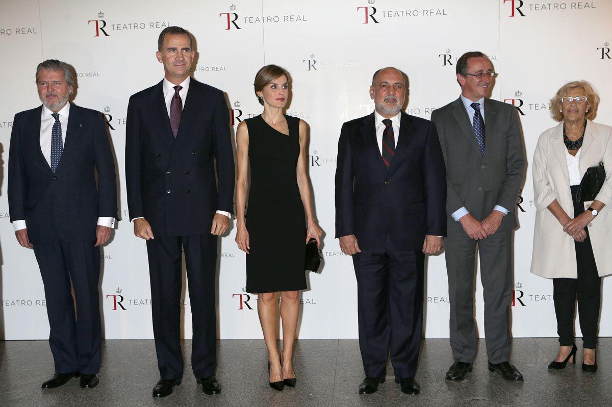 Letizia Ortiz y Felipe VI junto a personalidades madrileñas