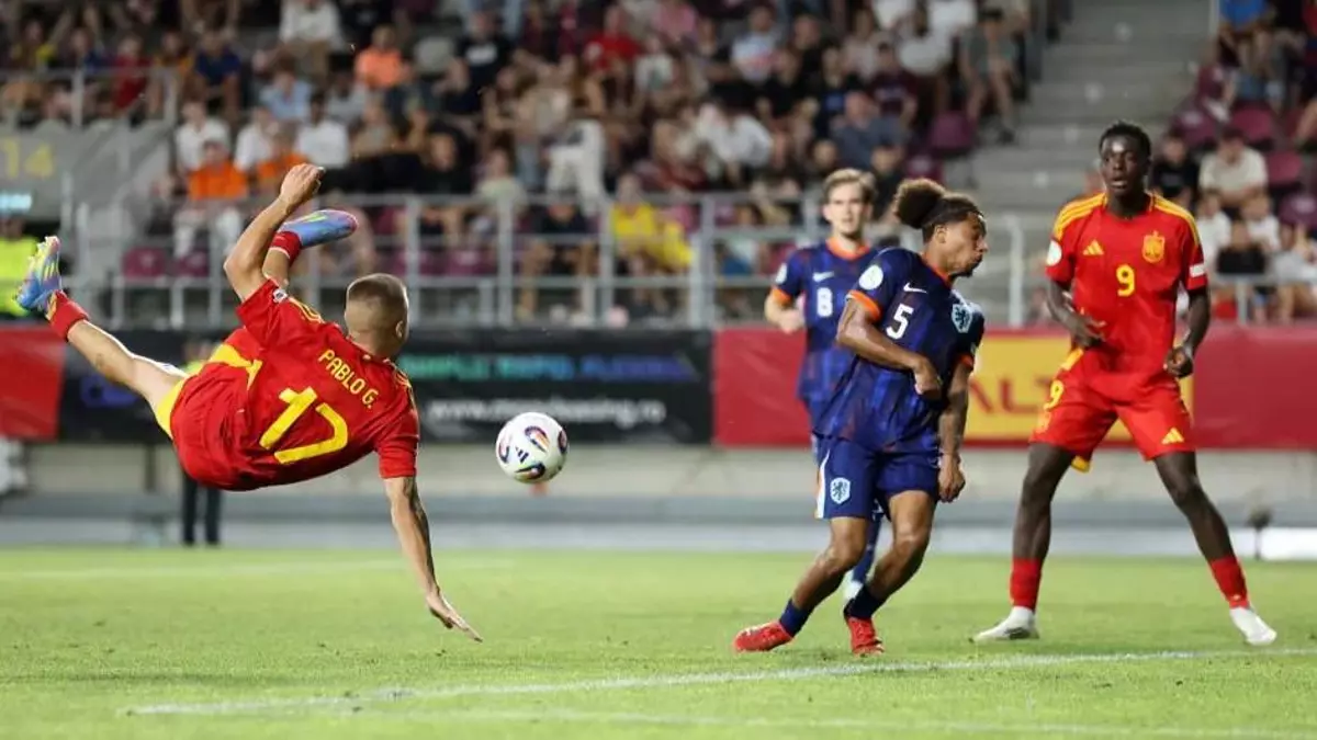 Un autogol condena a España y brinda a Países Bajos el título (0-1)