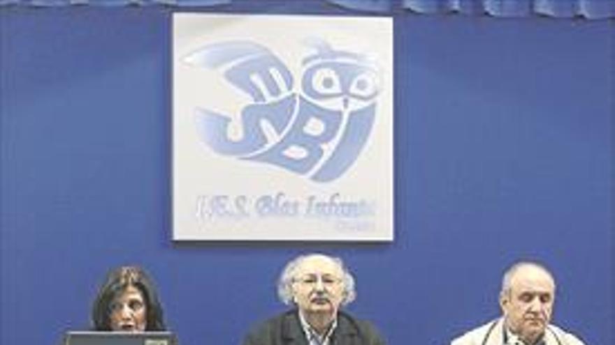 El IES Blas Infante homenajea a la cultura con ‘Expoletras’