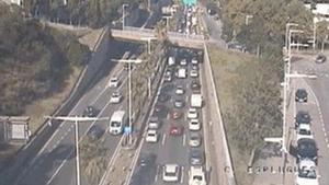 Col·lapse total a les rondes de Barcelona: 15 quilòmetres a la de Dalt i 11 a la Litoral