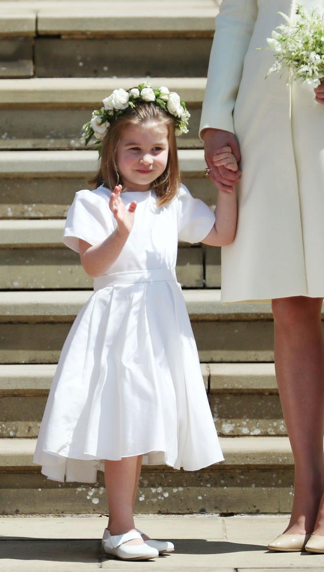 La Princesa Charlotte con vestido de Givenchy en la boda de Meghan Markle y el Príncipe Harry