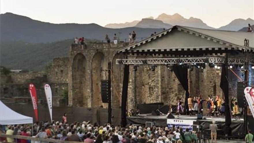 El festival de Aínsa sigue adelante, pero las citas caen en cascada