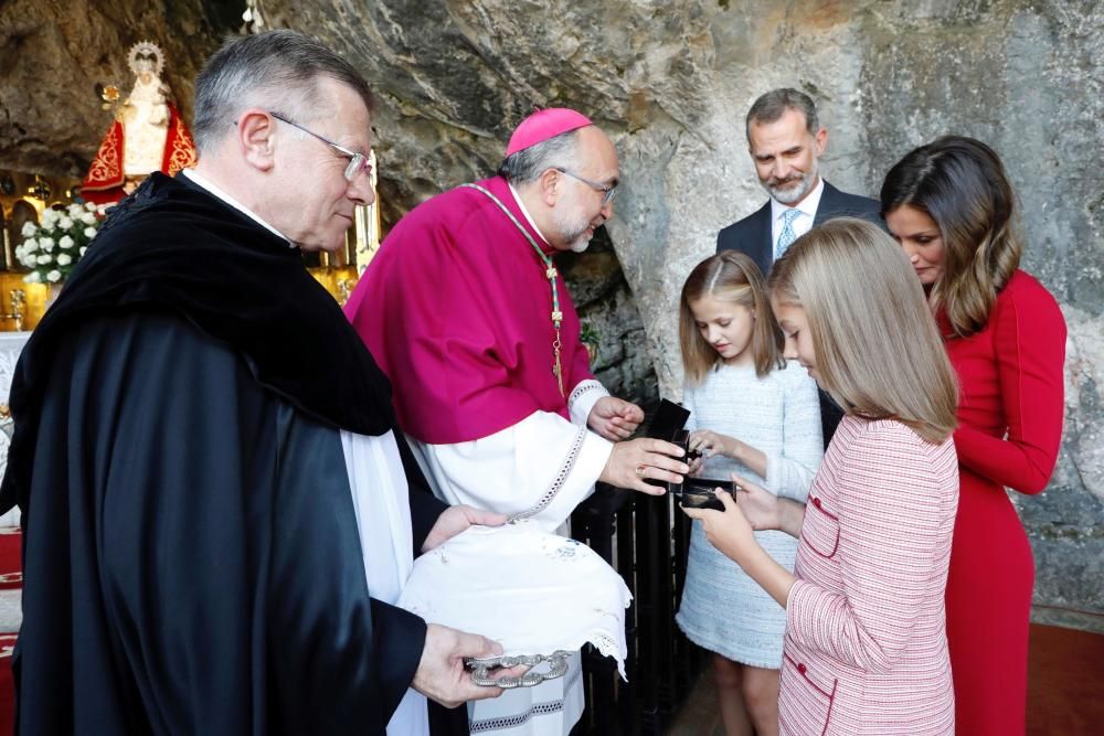 Visita de la Casa Real a Covadonga