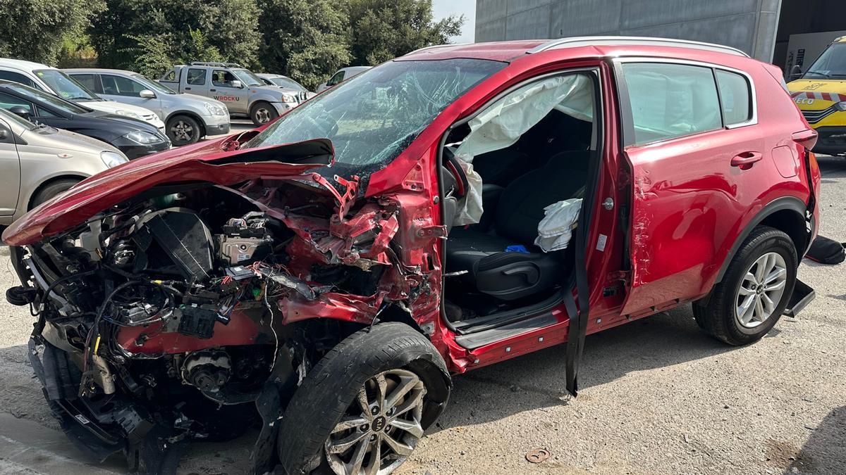 Accident mortal a Vilobí d'Onyar: Un cotxe que circulava contra direcció provoca la mort d'una conductora en un xoc frontal a l'Eix