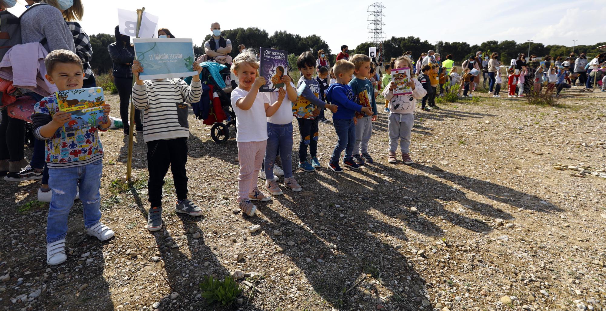 Protesta de las familias de Parque Venecia por las demoras del segundo colegio